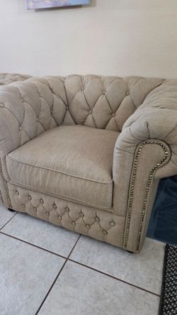 Chesterfield Tufted Accent Chair (2)