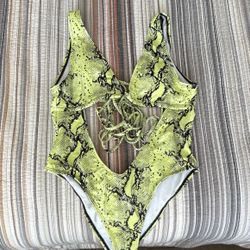 Swimsuit Women’s Medium
