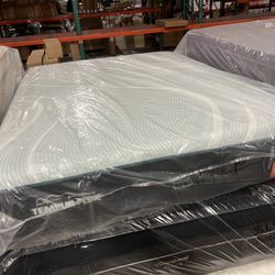 💯Queen Mattress Tempurpedic ProAdapt Firm 💯