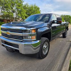 2018 chevy Silverado 3500hd 4x4 Diesel