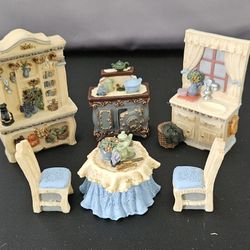 2001 AVON Miniature Kitchen Furniture Set