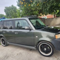 2006. Automatic Scion XB  