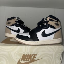 WMNS Air Jordan 1 Retro High OG