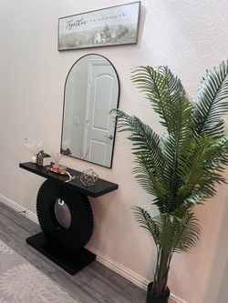 Entry way console