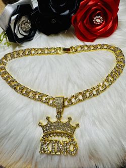NECKLACE WHIT CROWN 👑 