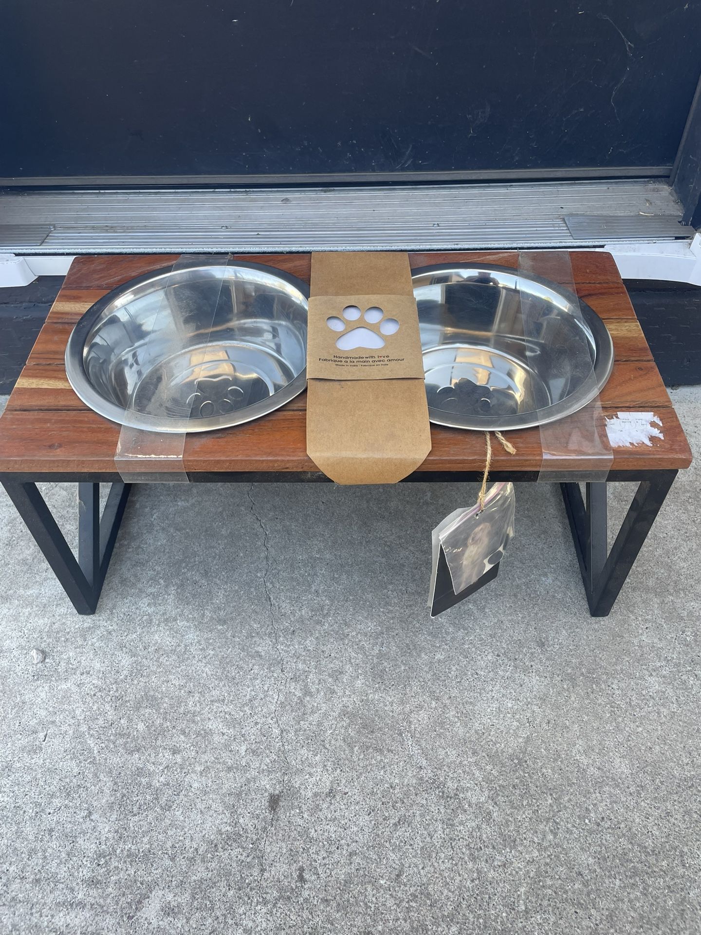 Dog Feeder