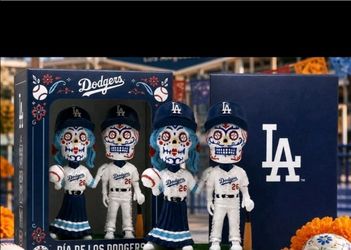 Dodgers dia de los muertos bobblehead