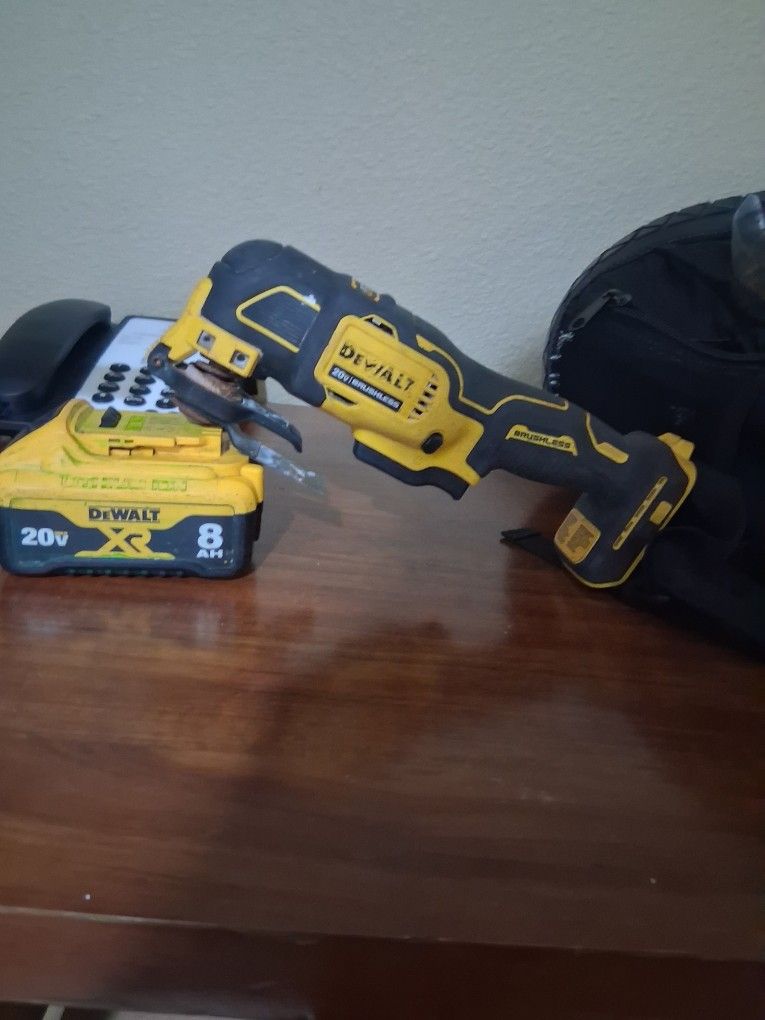 Dewalt Multi Tool And 20v 8 Ah Battery