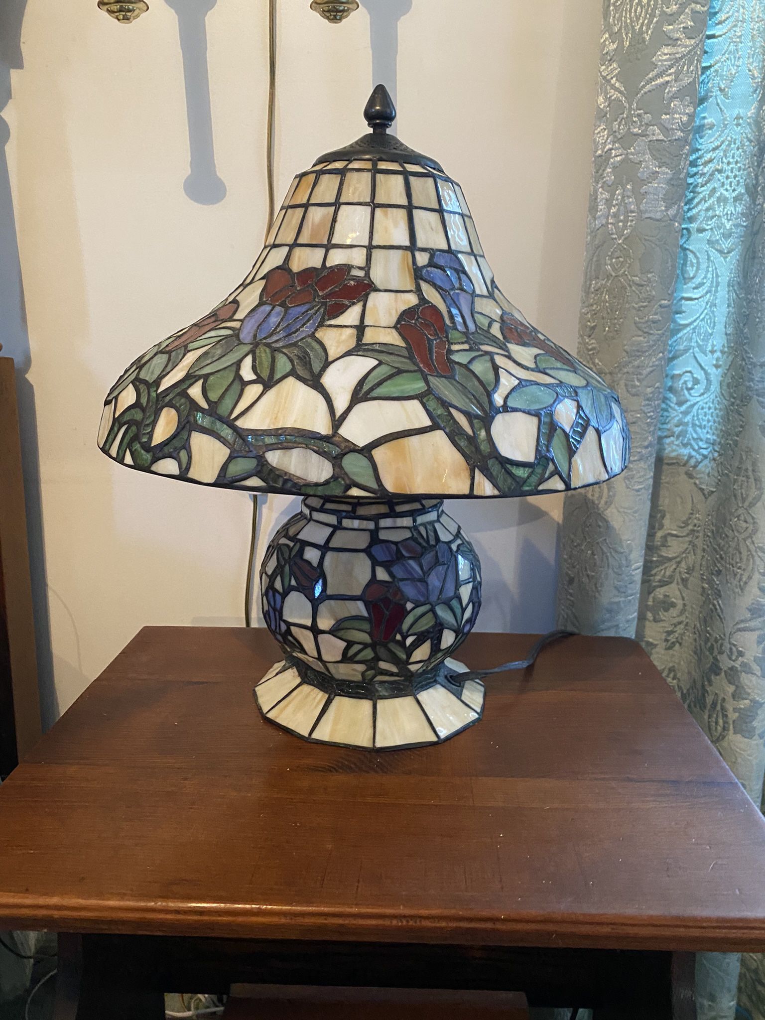Vintage Tiffany Style Stained Glass Lamp 