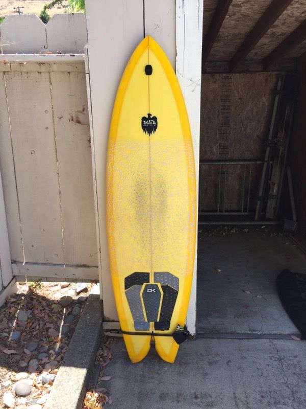 Quad fin fish surfboard 6'2" x 21 x 2and 3/4 for Sale in San Luis