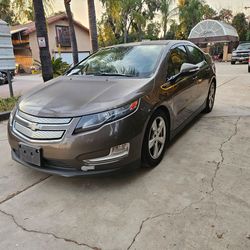 2014 CHEVY VOLT PREMIUM,40 MPG!4 CYLCLEAN TITLE,SMOG,2026 OCT TAGS,NAV