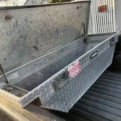 Toyota Tacoma TOOL BOX  No key