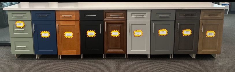 Selling kitchen cabinets / quartz countertops