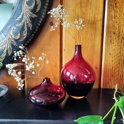 Cute Red Vases
