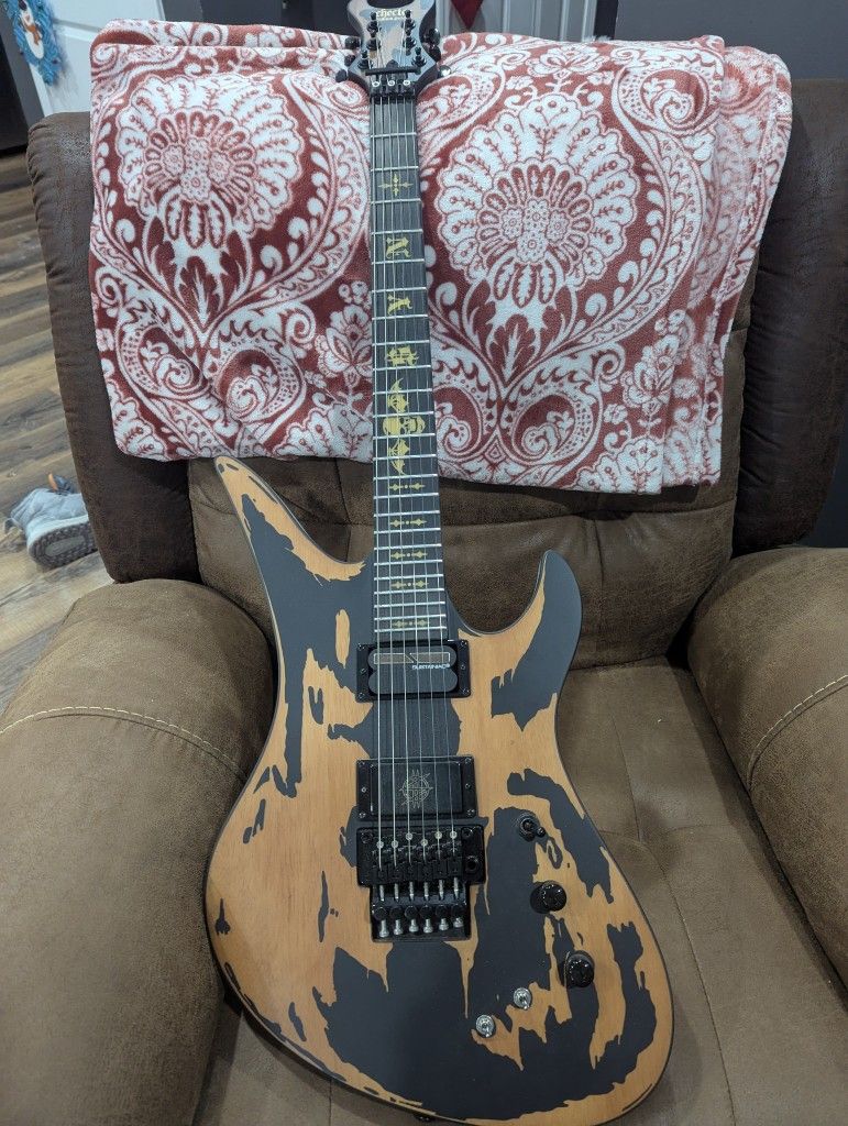 Schecter Syn Relic Signature Model