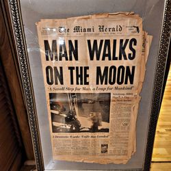 1969 ORIGINAL VINTAGE FRONT PAGE"MAN WALKS ON THE MOON" BROWARD COUNTY NEWS PAPER(FRAMED/MOUNT)