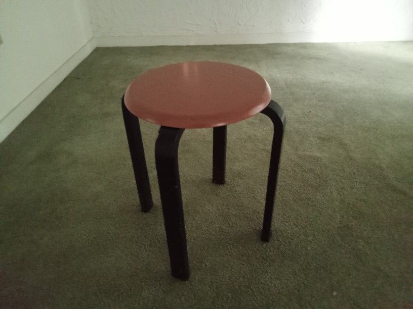 Small barstool 