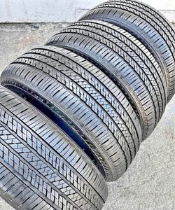235/50r20 Bridgestone tires con 80% de Vida Las 4
