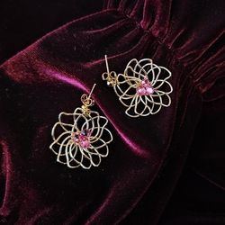 Handmade Flower Earrings Made With Swarovski Crystals Tarnish Resistant Wire & Gold Plated Posts