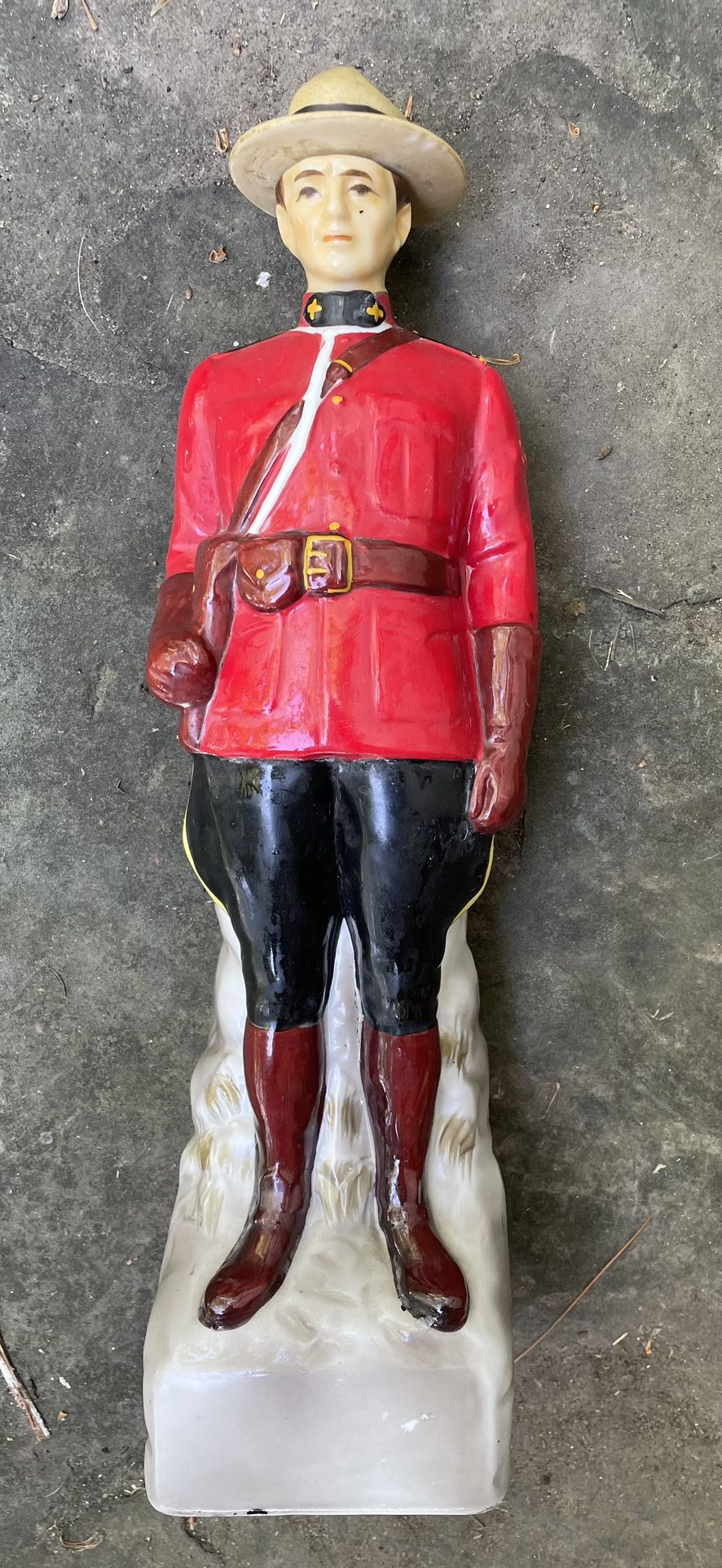 Vintage 1969 Imported Canadian Mist Canadian Whiskey Mountie Decanter