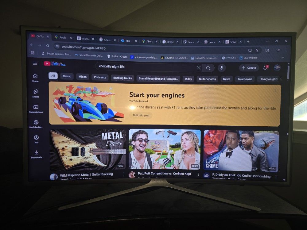 SAMSUNG 32" Class Curved Full HD (1,920 x 1,080) Monitor
