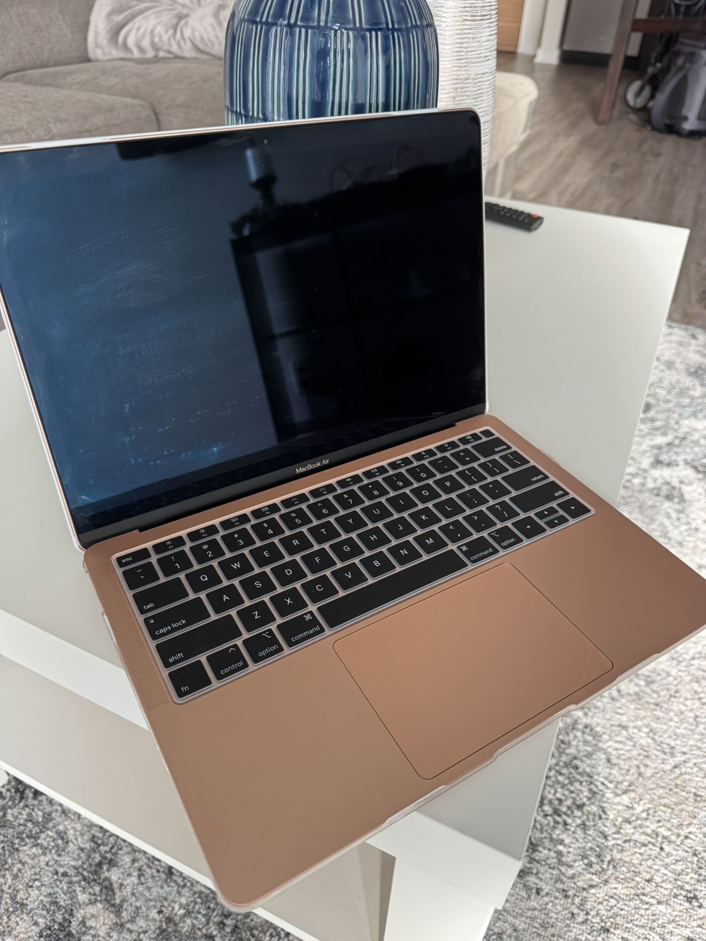 MacBook Air 13” Rose Gold