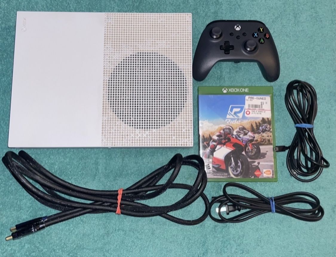 XBOX ONE S CONSOLE WITH VIDEO GAME CONTROLLER