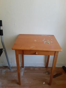 Wooden end table 16"×24"