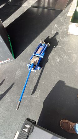 Duralast 2 1/2 ton floor jack