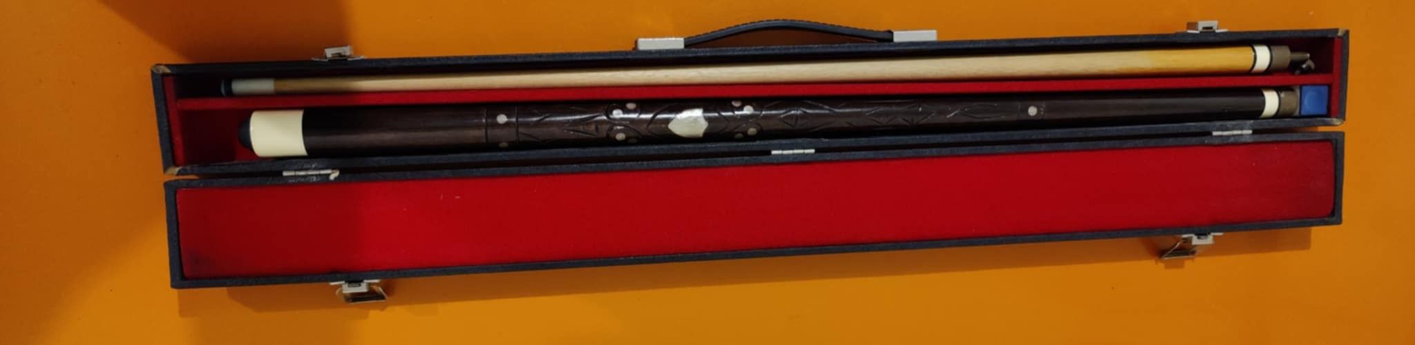 Vintage Sampaio style hand carved pool cue