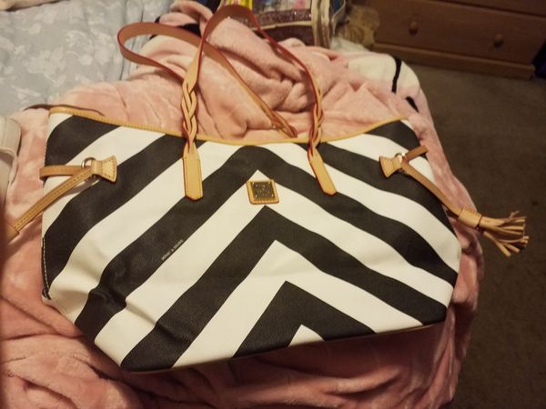 Dooney and Bourke new bag with card for Sale in Augusta, GA - OfferUp