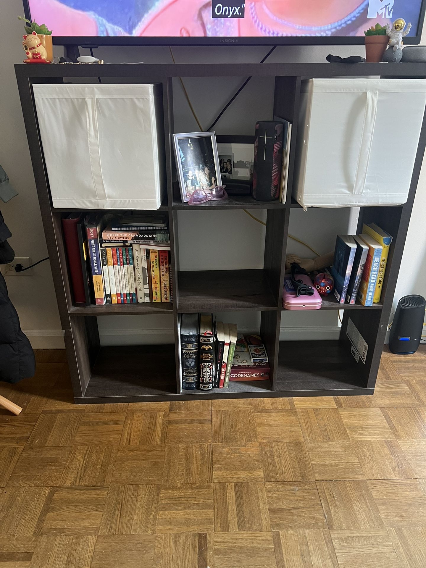 Cube bookcase