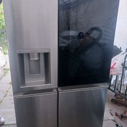 LG Side-By-Side InstaView Refrigerator