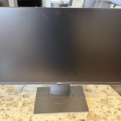 Dell 24" Monitor w/HDMI and Display Port Access