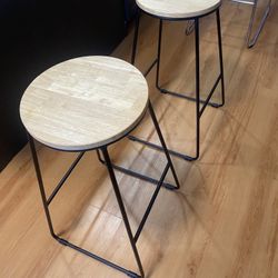 2 Stools 