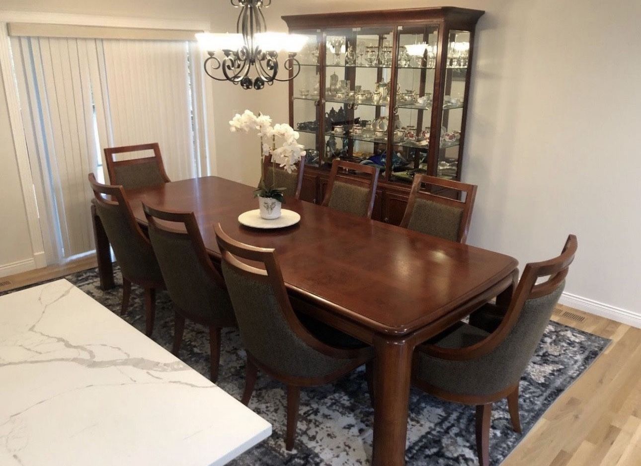 Gorgeous Solid Mahogany Expandable Dining Set With 8 Luxurious Chairs & Cabinet