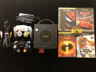 Nintendo GameCube Black Console Bundle + 2 Controllers + 5 Games Spider-Man WWE Cars Incredibles NBA LIVE 2005
