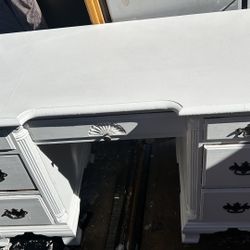 Dixie vintage desk vanity small home office desk white L48”*W21”*H29”(address in description)  👇delivery 🚚 available within 15 miles with extra $45 