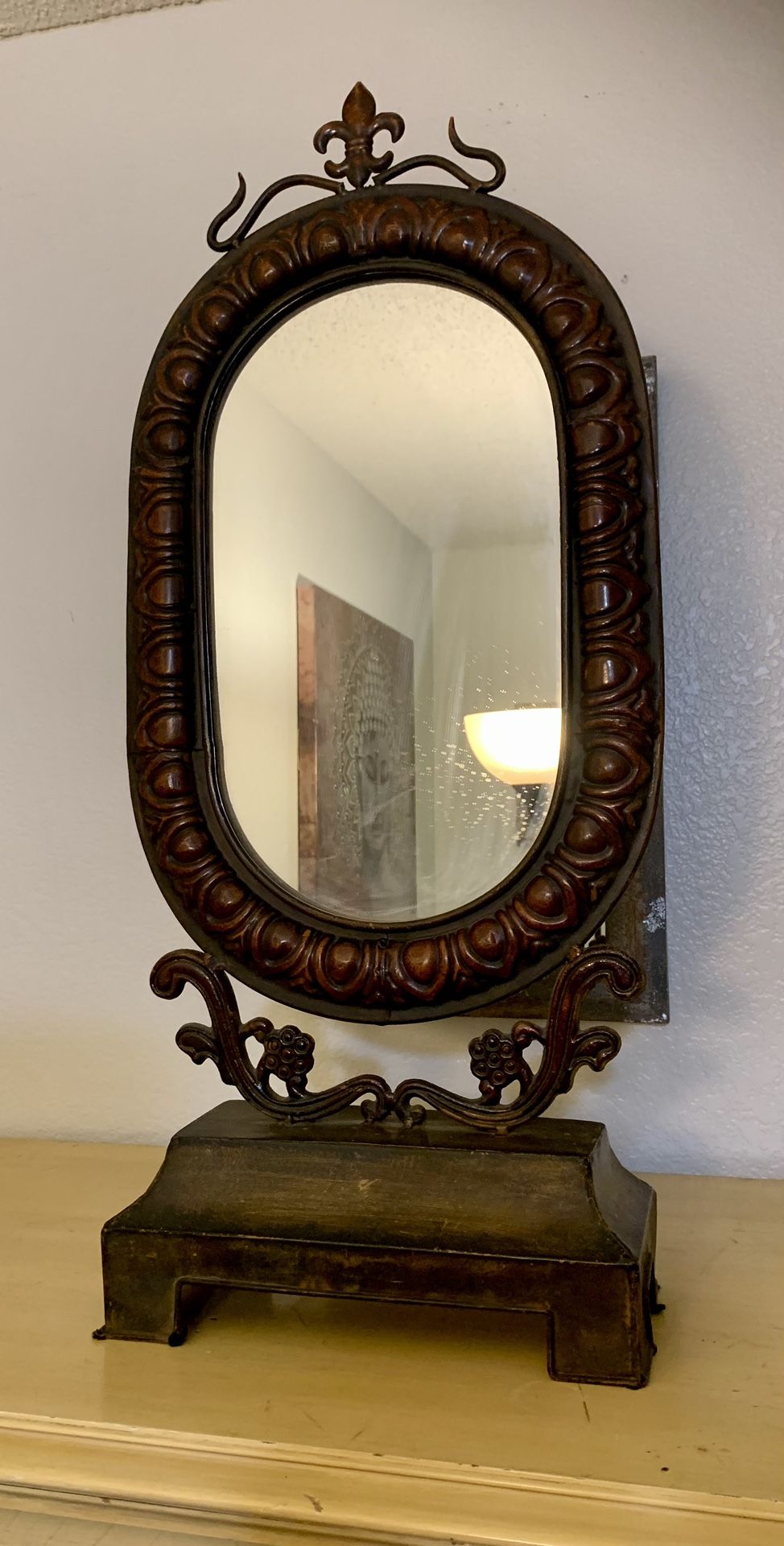 ANTIQUE  MIRROR 