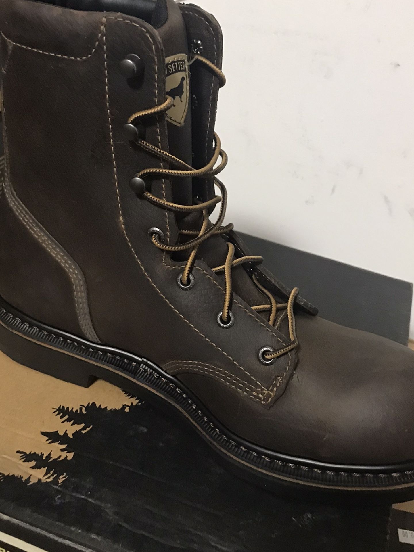 RED WING // Farmington // work boots// Different Sizes Available //