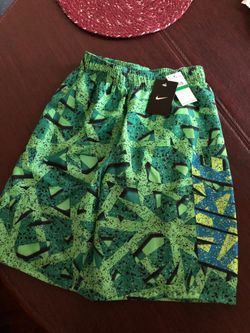 NEW w/tags, boys swim trunks, Large