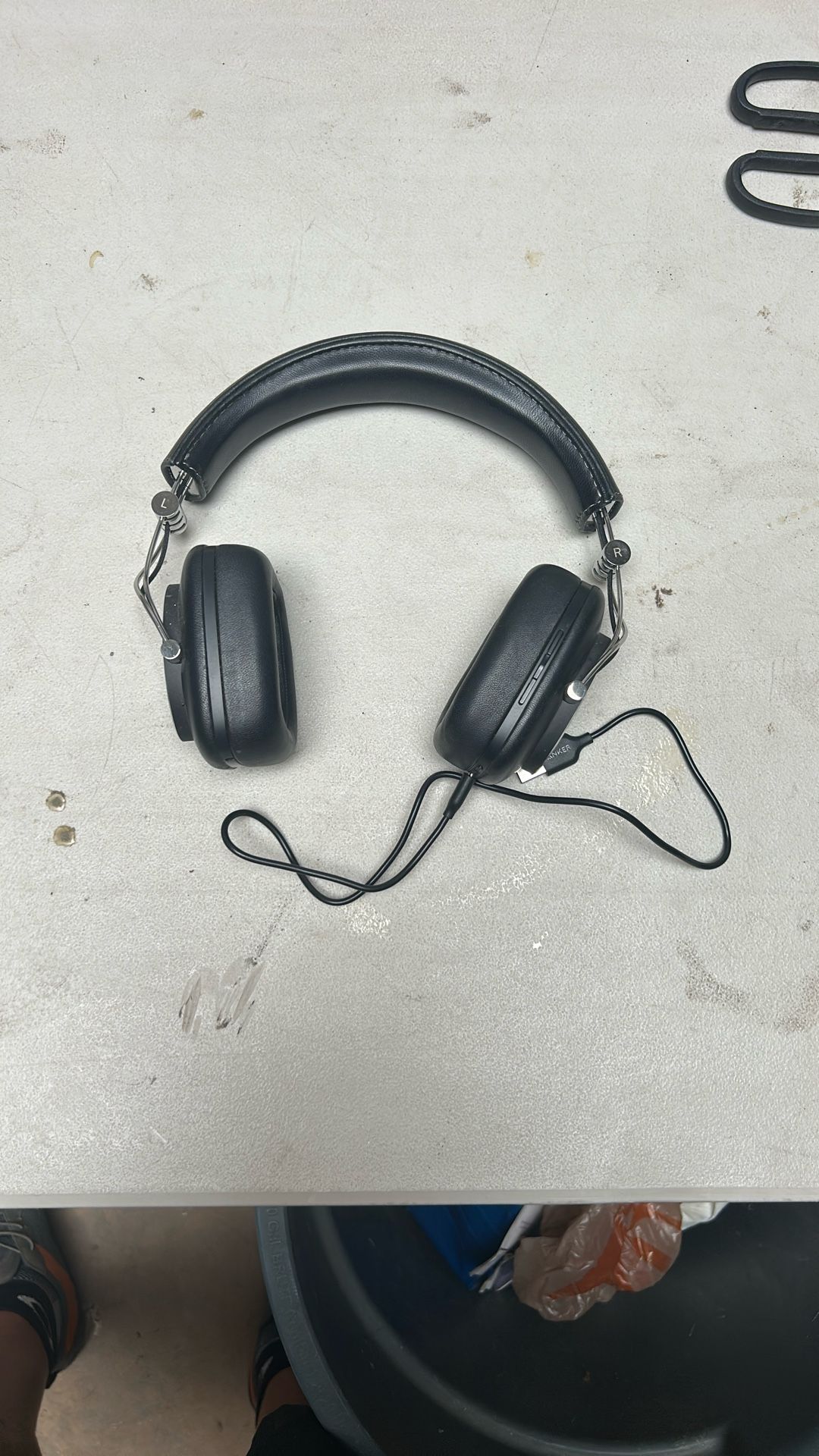 Headphones Bowers & Wilkins 