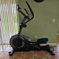 NordicTrack Elite 10.9i Elliptical