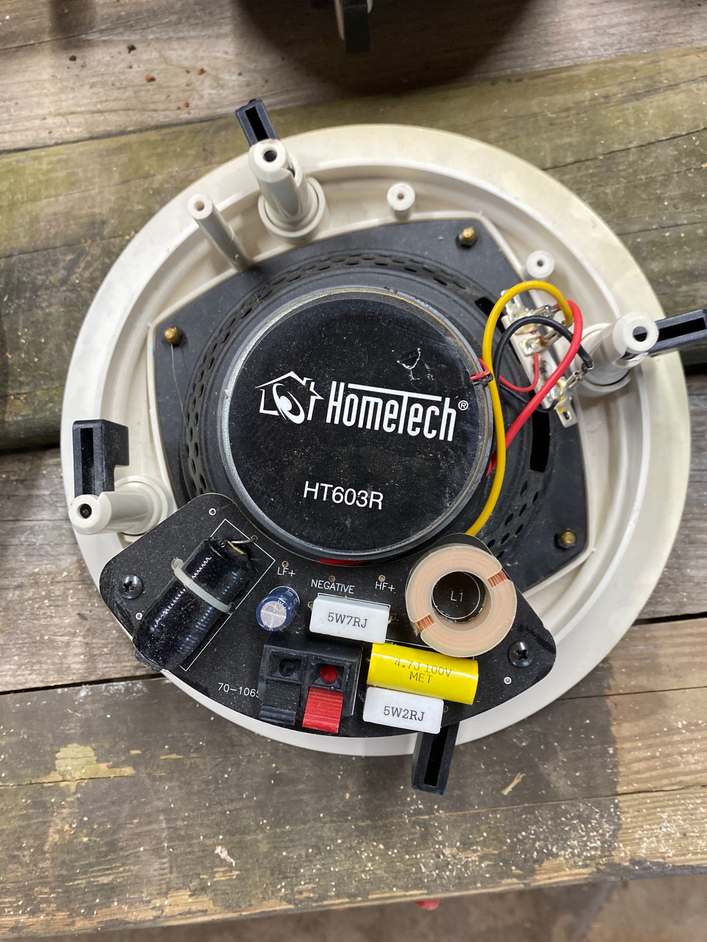 HomeTech in ceiling speakers