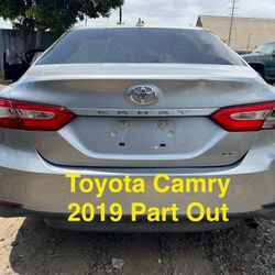 2019 Toyota Camry Part Out 
