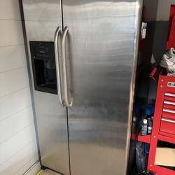 GE Refrigerator 