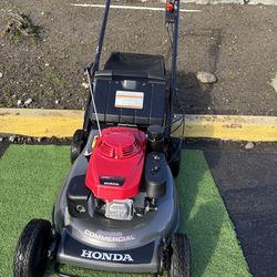 Honda HRC216K3HXA commercial lawn mower (brand new )