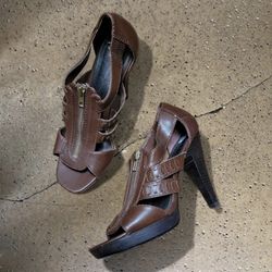Brown Jessica Simpson heels Size 6.5
