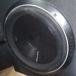 Selling Just One Woofer With Grill (No Box) Brand Is Rockford Fosgate Model # P3D2-15: Used - Like New 