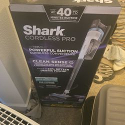 Shark Cordless Vaccumm Brand New 